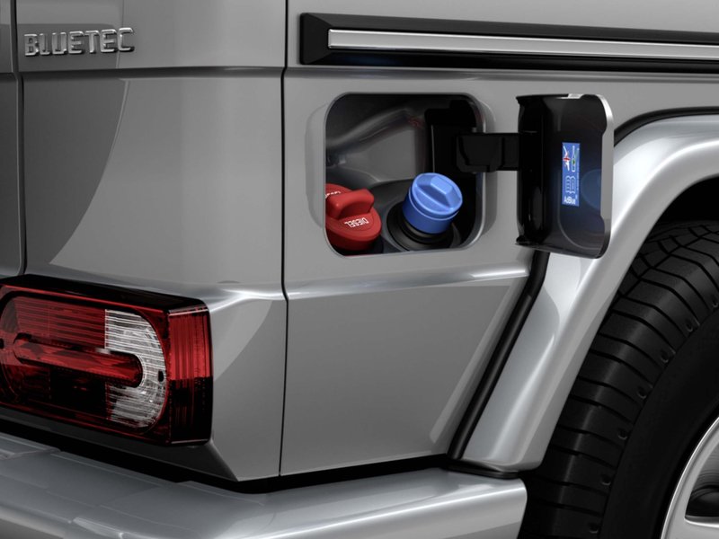 AdBlue-Tank_KuWe.jpg Meist befindet sich der AdBlue-Einfüllstutzen neben dem Einfüllstutzen für den Dieseltank. (Foto: Mercedes-Benz)